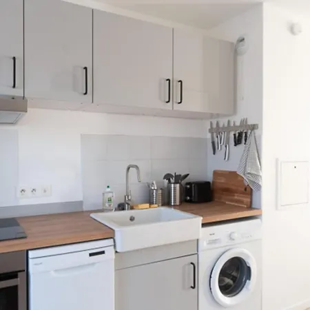 아파트 Spacious On The Outskirts Of Paris
