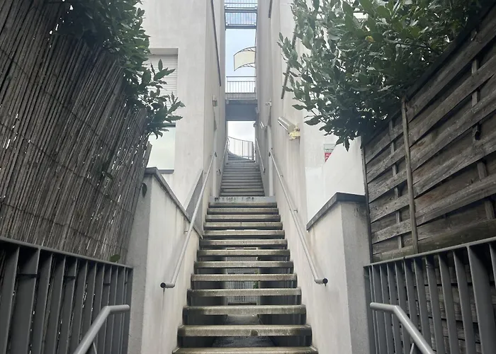 Spacious On The Outskirts Of Paris Apartament *